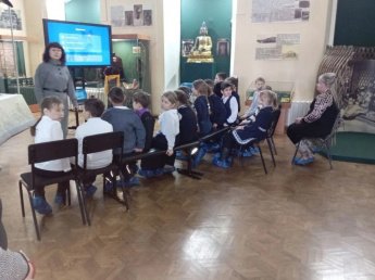 Третьеклассники изучили зимние заботы лесных обитателей на музейном уроке