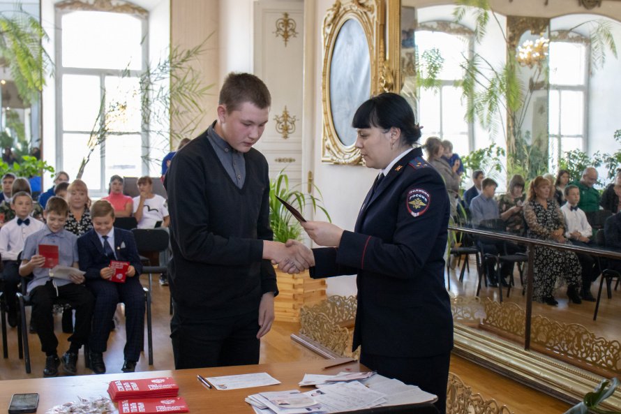 ВРУЧЕНИЕ ПАСПОРТОВ