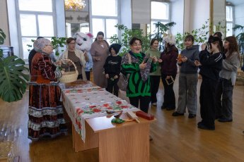 Нерчинские школьники приобщились к народным традициям на празднике «Колядки на Святки» в музее