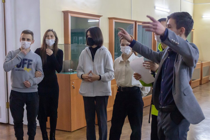 НОВОГОДНИЕ КВЕСТЫ ДЛЯ МОЛОДЕЖИ
