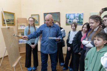 В музее представили выставку живописи и фотографии «Любимый город»
